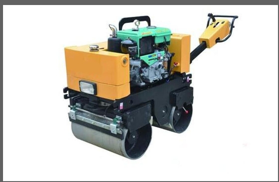 Hydrauliczny walec bębnowy Dwustronny olej napędowy Mały promień roboczy Walec walcowy wałka 1,0-1,3ton